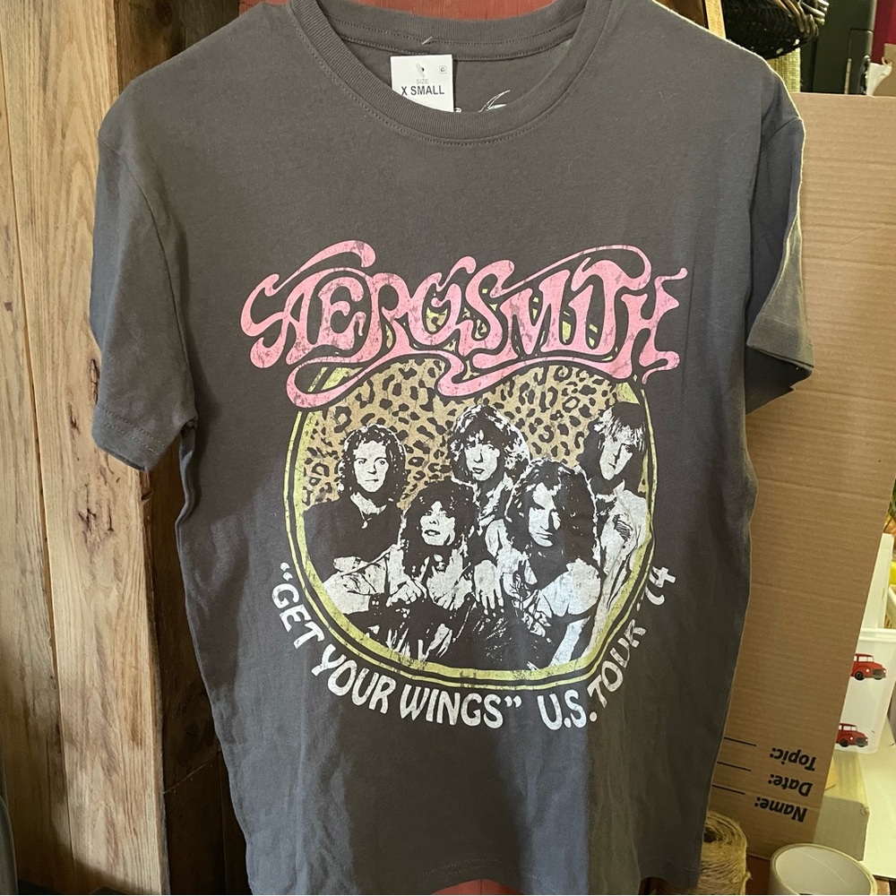 Aerosmith Gray Graphic T-Shirt Adult/Teen XS, New with Tags,Tour ‘74 Repoduction